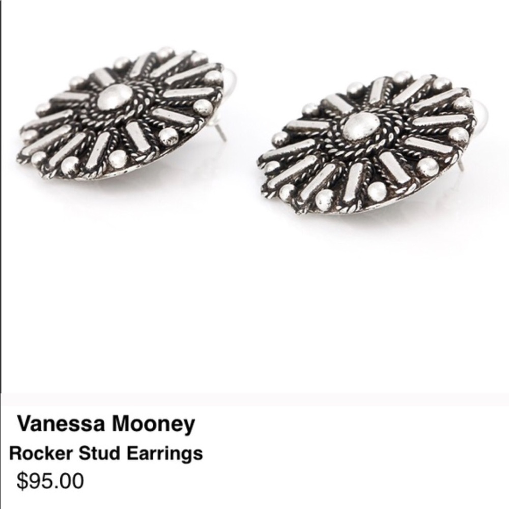 TRADED Vanessa Mooney earrings